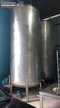 Tanque em inox isolado para 7.500 L com agitação