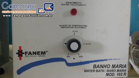 Banho maria para laborat�rio Fanem