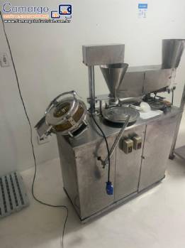 Encapsuladora semi autom�tica para 10.000 capsulas r�gidas por hora Capsutec