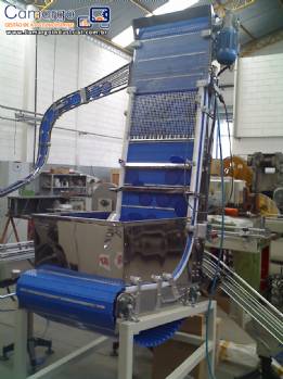 Elevador alimentador posicionador e tampadora por press�o SLP Ind�stria de M�quinas